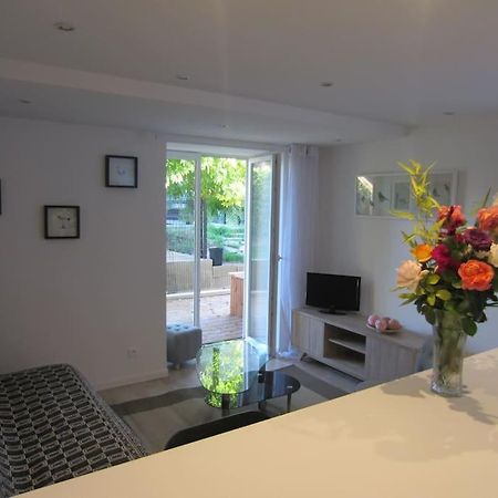 Apartamento T2 Refait A Neuf Avec Petit Jardin Et Parking Millau Exterior foto